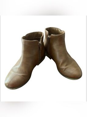 Classic Tan Ankle Boots Big Girl Size 3